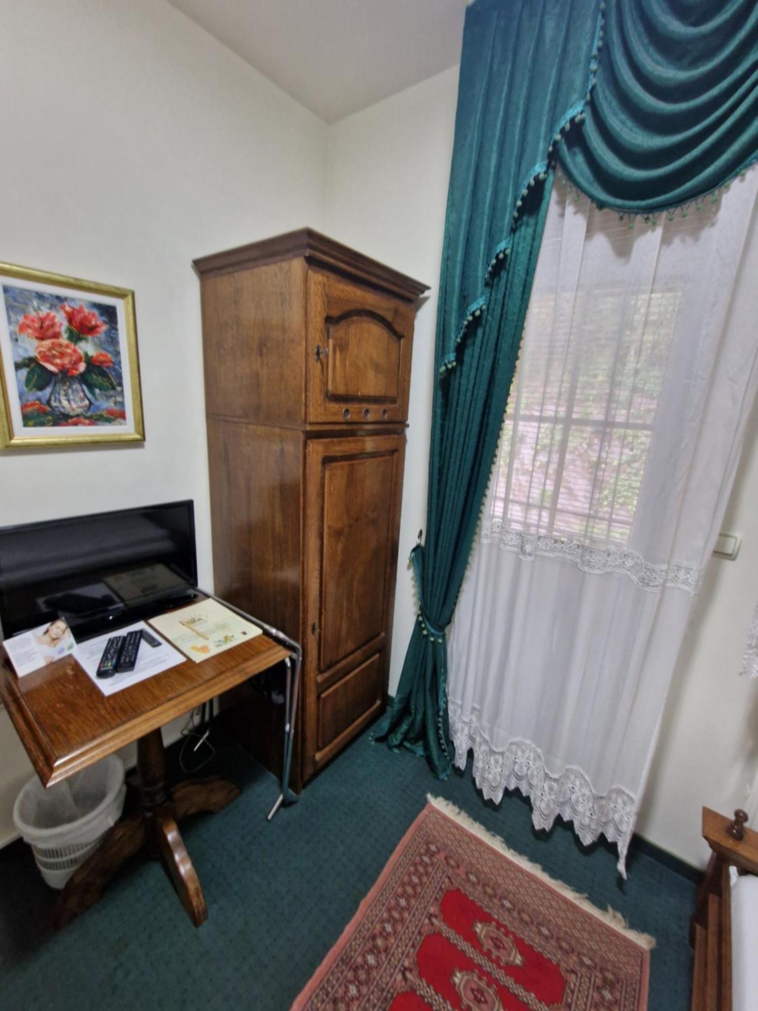 Hotel Razgorsek เวเลนเย ภายนอก รูปภาพ