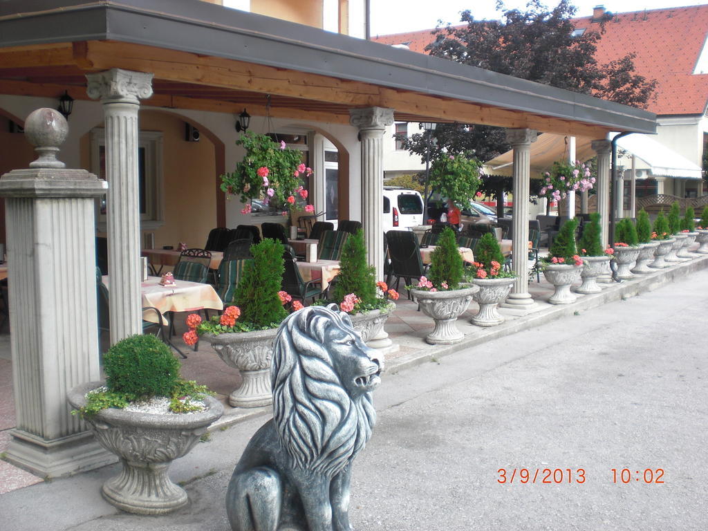 Hotel Razgorsek เวเลนเย ภายนอก รูปภาพ